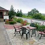 Glencairn House